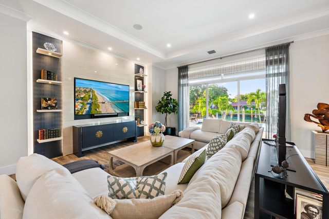 2169 Driftwood Circle, Palm Beach Gardens, FL 33410