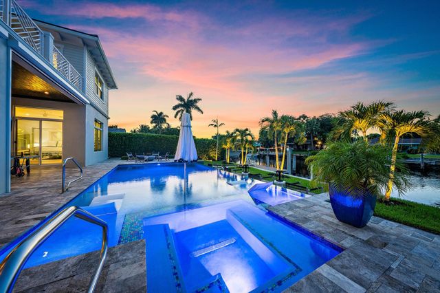 2169 Driftwood Circle, Palm Beach Gardens, FL 33410