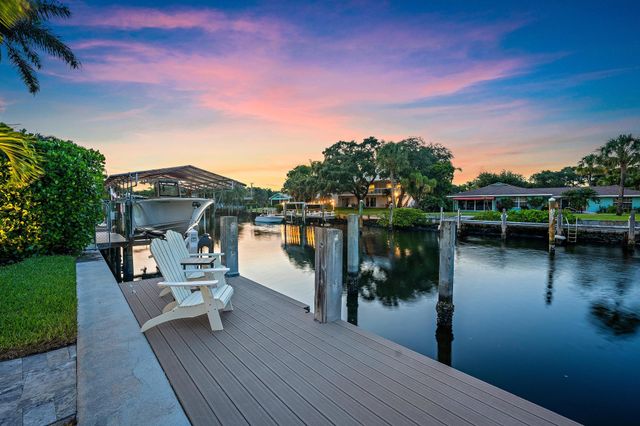 2169 Driftwood Circle, Palm Beach Gardens, FL 33410