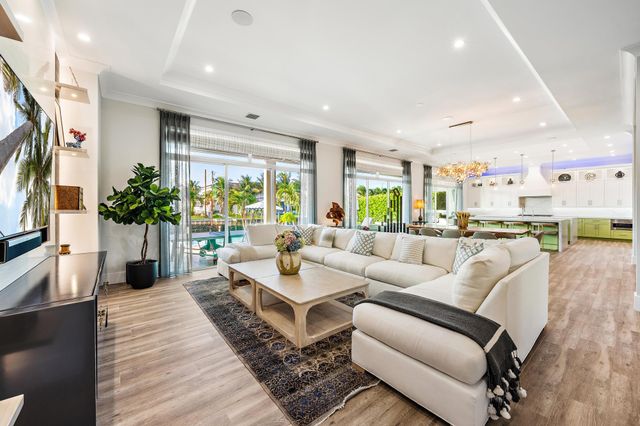 2169 Driftwood Circle, Palm Beach Gardens, FL 33410