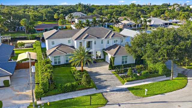 2169 Driftwood Circle, Palm Beach Gardens, FL 33410