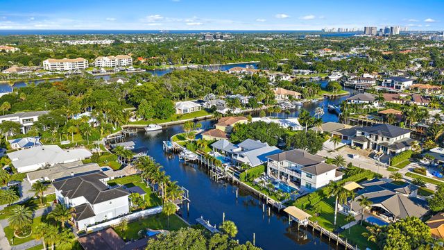 2169 Driftwood Circle, Palm Beach Gardens, FL 33410