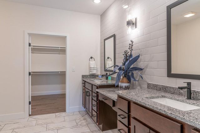 5955 S Farm Road 163 202a, Springfield, MO 65810