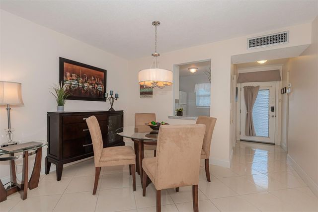 2861 NW 47th Terrace 303, Fort Lauderdale, FL 33313
