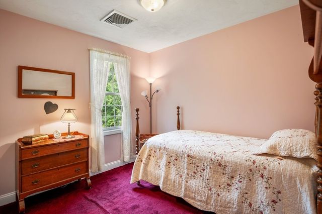 91 Brookside Dr, Middleboro, MA 02346