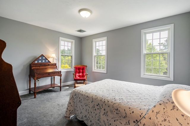 91 Brookside Dr, Middleboro, MA 02346