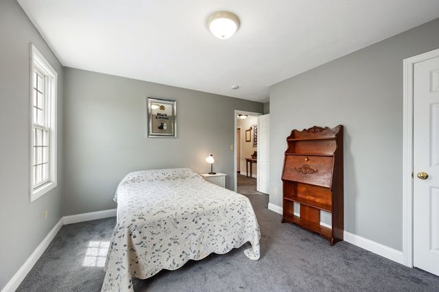 91 Brookside Dr, Middleboro, MA 02346