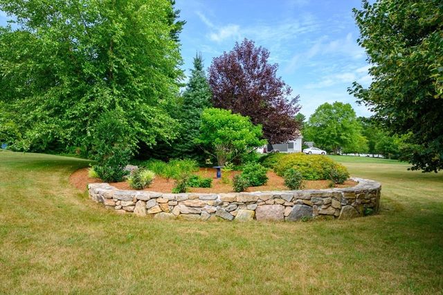 91 Brookside Dr, Middleboro, MA 02346