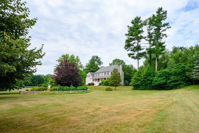 91 Brookside Dr, Middleboro, MA 02346