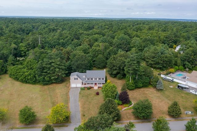 91 Brookside Dr, Middleboro, MA 02346