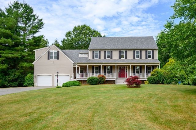 91 Brookside Dr, Middleboro, MA 02346