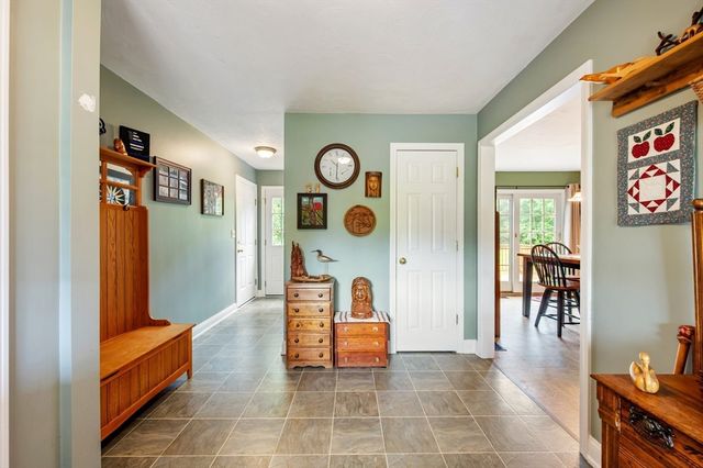 91 Brookside Dr, Middleboro, MA 02346