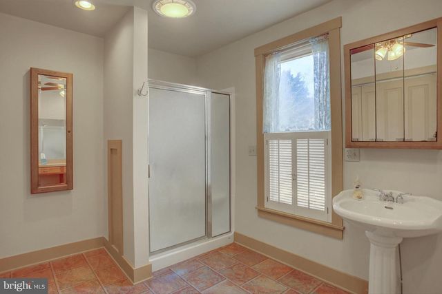 28 HIGH ST N, Arendtsville, PA 17303