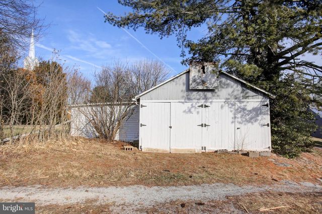 28 HIGH ST N, Arendtsville, PA 17303