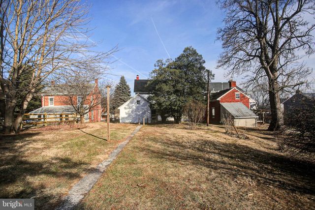 28 HIGH ST N, Arendtsville, PA 17303