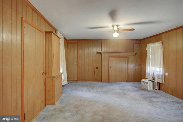 28 HIGH ST N, Arendtsville, PA 17303