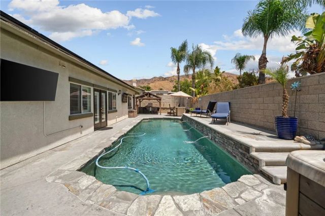7827 La Nita, Highland, CA 92346