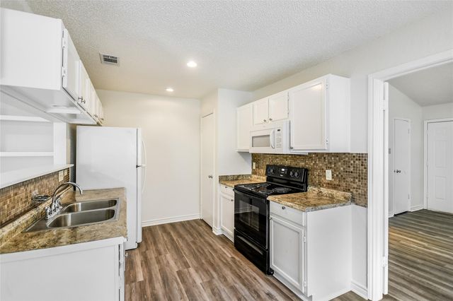 526 Cutty TRL A, Lakeway, TX 78734