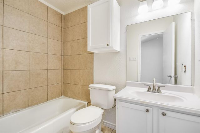 526 Cutty TRL A, Lakeway, TX 78734