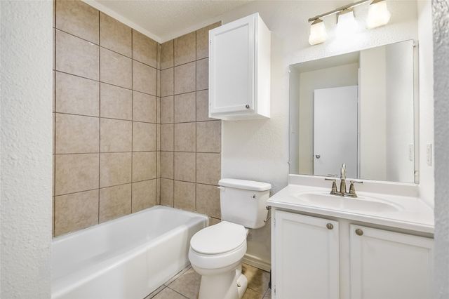 526 Cutty TRL A, Lakeway, TX 78734