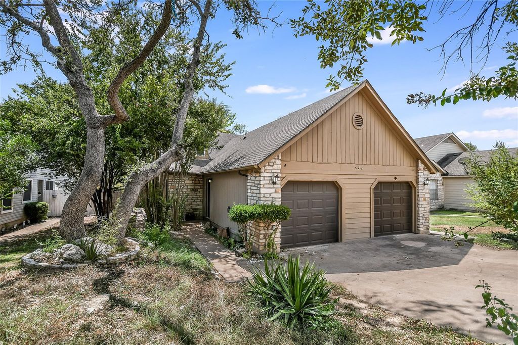 526 Cutty TRL A, Lakeway, TX 78734