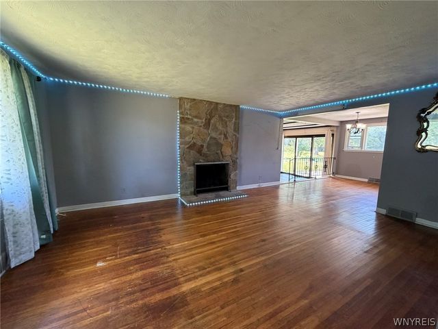 129 Maple Road, Amherst, NY 14221