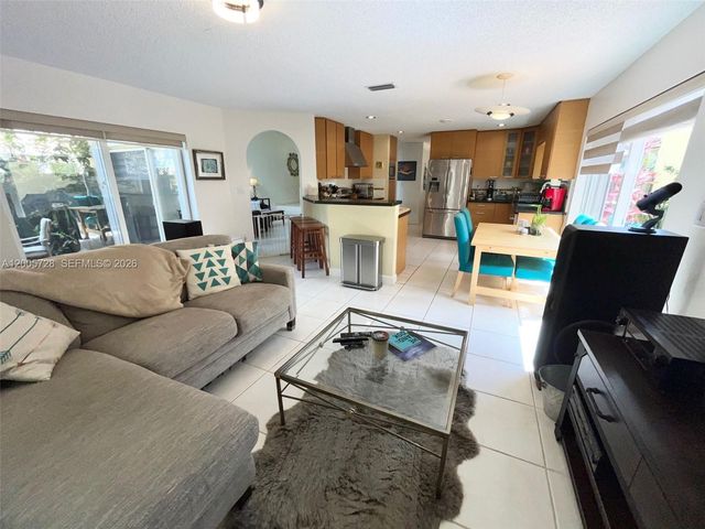 11343 NW 53rd Ln, Doral, FL 33178