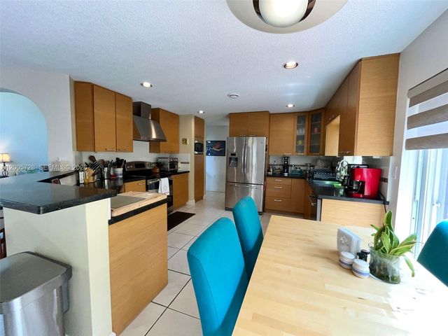 11343 NW 53rd Ln, Doral, FL 33178