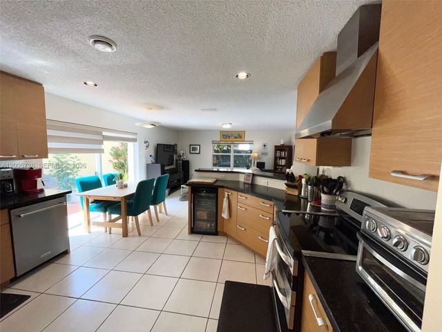 11343 NW 53rd Ln, Doral, FL 33178