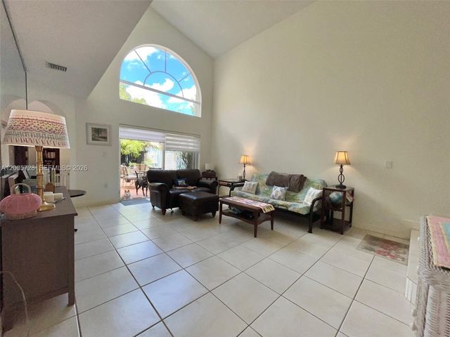 11343 NW 53rd Ln, Doral, FL 33178