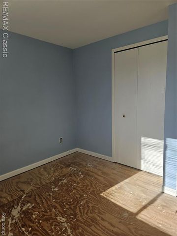 31205 Leelane Street, Farmington Hills, MI 48336