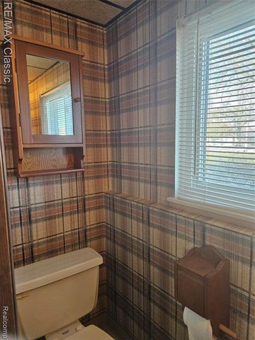 31205 Leelane Street, Farmington Hills, MI 48336