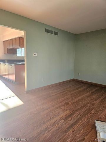 31205 Leelane Street, Farmington Hills, MI 48336