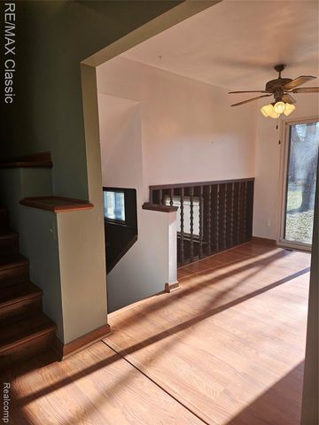 31205 Leelane Street, Farmington Hills, MI 48336