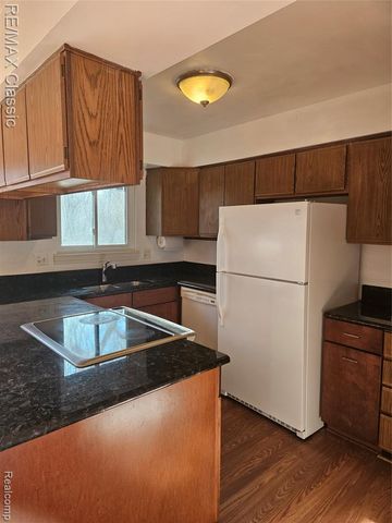 31205 Leelane Street, Farmington Hills, MI 48336