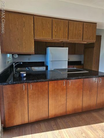 31205 Leelane Street, Farmington Hills, MI 48336