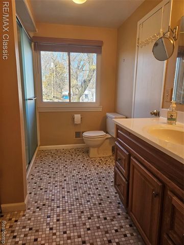 31205 Leelane Street, Farmington Hills, MI 48336