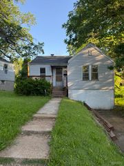 8825 Tyrell Drive, St Louis, MO 63136