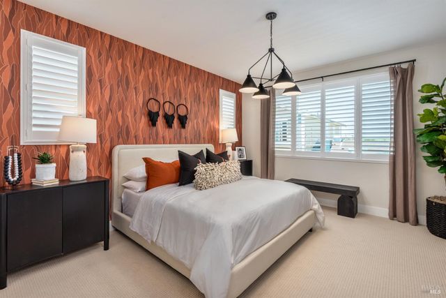 2527 Courtney Ave, Santa Rosa, CA 95403