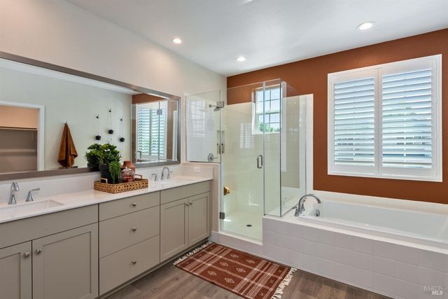 2527 Courtney Ave, Santa Rosa, CA 95403