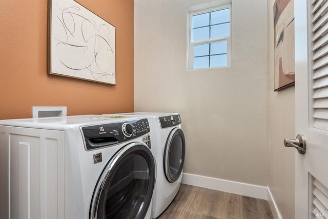 2527 Courtney Ave, Santa Rosa, CA 95403