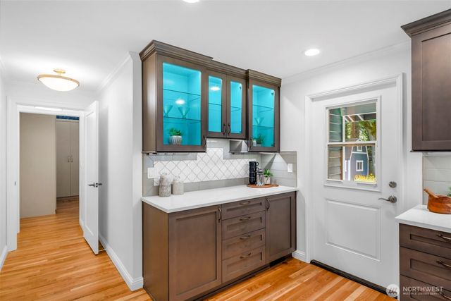 7928 SE 76th Street, Mercer Island, WA 98040