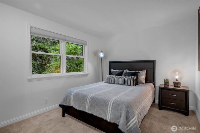 7928 SE 76th Street, Mercer Island, WA 98040