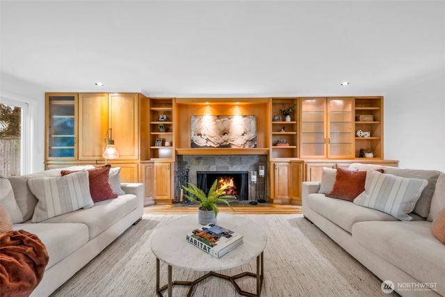 7928 SE 76th Street, Mercer Island, WA 98040