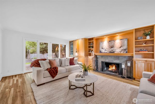 7928 SE 76th Street, Mercer Island, WA 98040