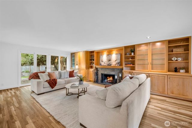 7928 SE 76th Street, Mercer Island, WA 98040