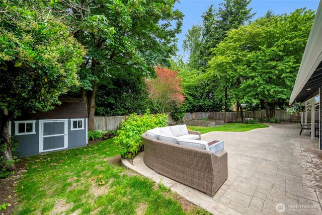7928 SE 76th Street, Mercer Island, WA 98040