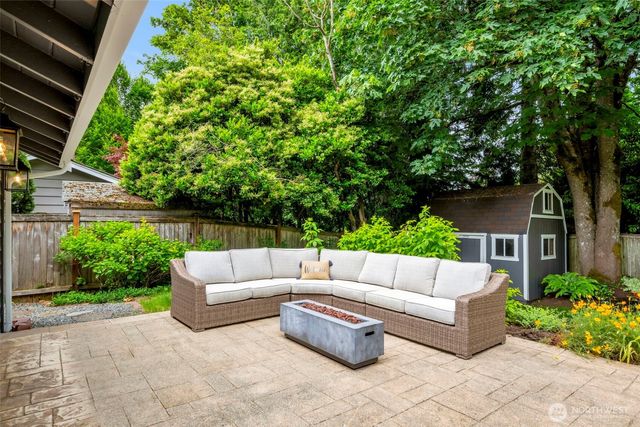 7928 SE 76th Street, Mercer Island, WA 98040