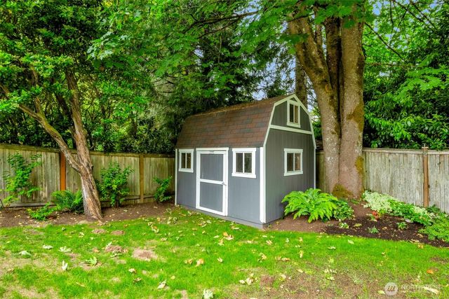 7928 SE 76th Street, Mercer Island, WA 98040