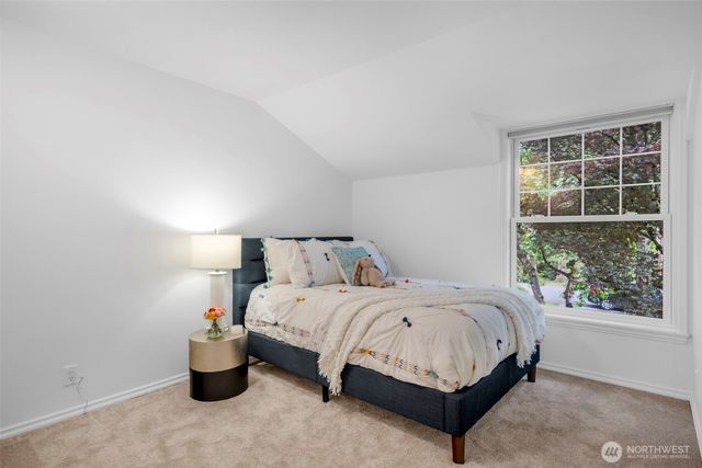7928 SE 76th Street, Mercer Island, WA 98040